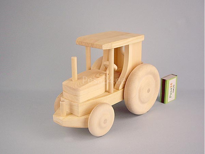 Puidust_traktor_V.jpg Puidust_traktor_V.jpg