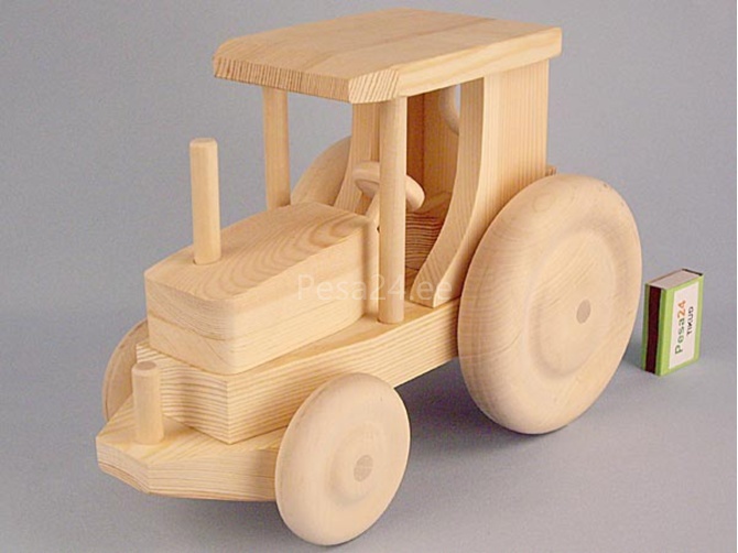 Puidust_traktor_S.jpg Puidust_traktor_S.jpg